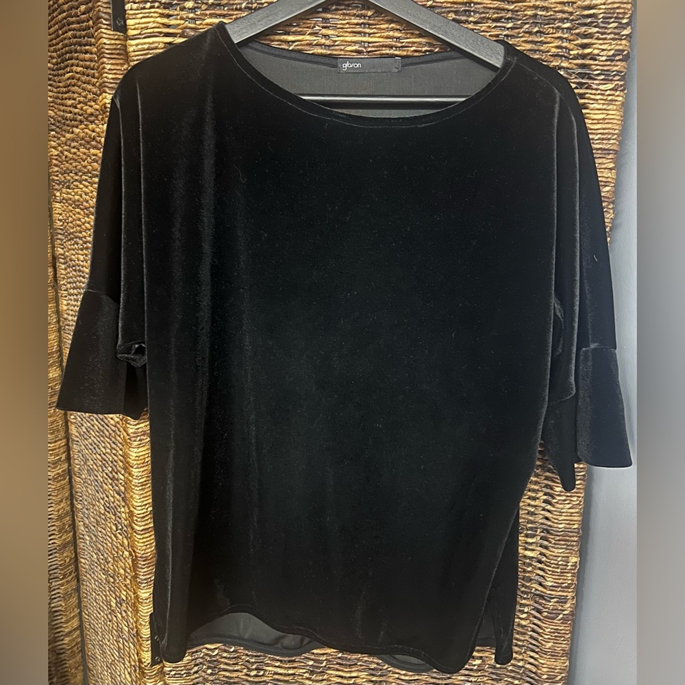 gibson- Womens Velvet type finish shirt- Size: Small, black shirt‎